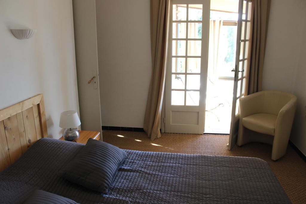 La Maison des Roches Gordes Chambre photo